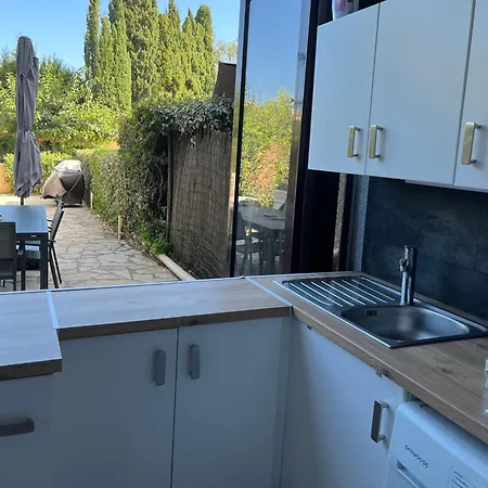 Calme Et Confort En Rez-de-jardin